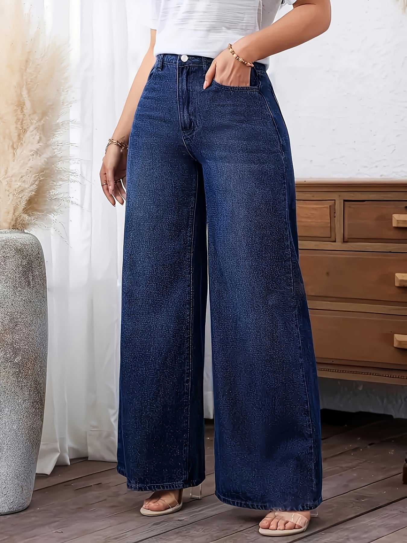 Women's Plus Size High-Waisted Wide Leg Jeans, Casual Denim Pants with Medium Stretch, Solid Color Washed Fabric, All-Season Comfort, Plus Size Jeans